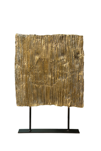Pleated plaque